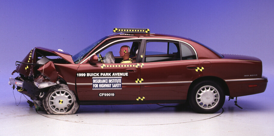 1999 BUICK PARK AVENUE crash-test photo