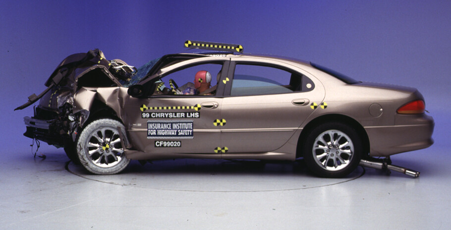 1999 CHRYSLER LHS crash-test photo