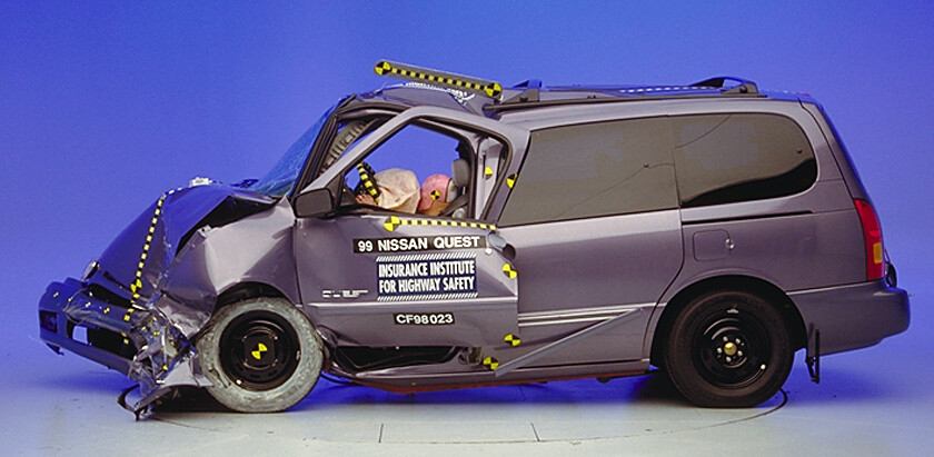 1999 NISSAN QUEST crash-test photo