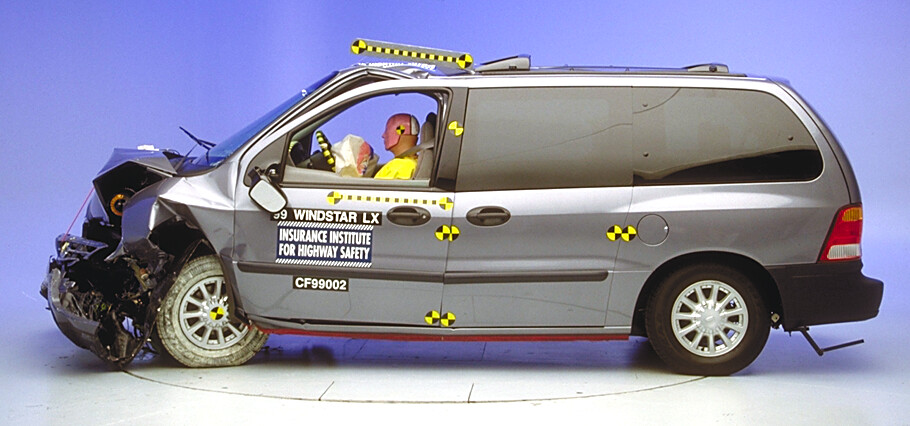 1999 FORD WINDSTAR crash-test photo