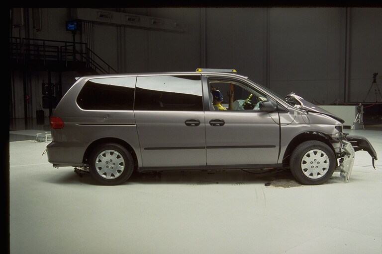 1999 HONDA ODYSSEY crash image 11