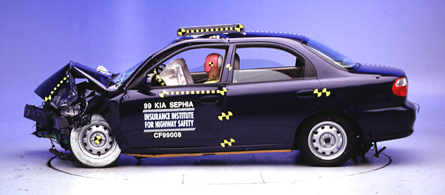 1999 KIA SEPHIA crash-test photo