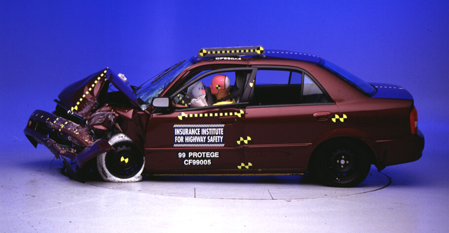 1999 MAZDA 323-PROTEGE crash-test photo