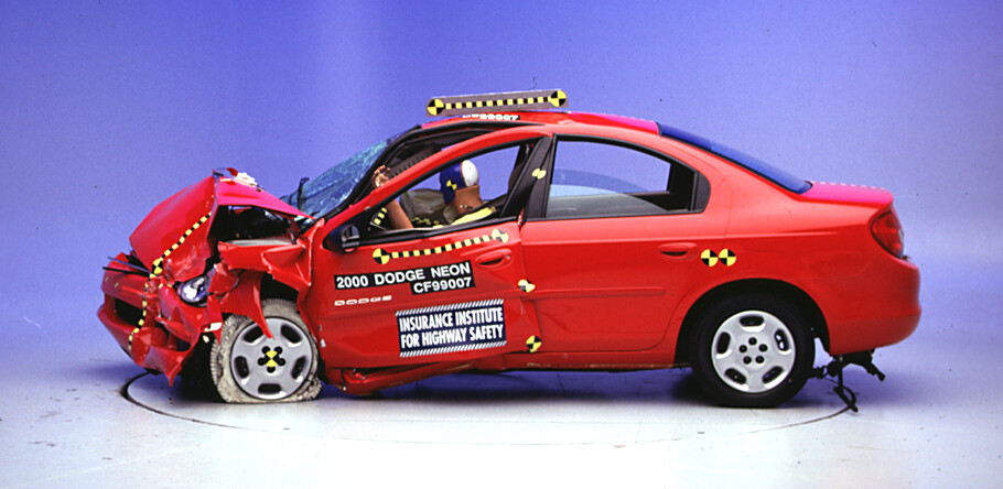 2000 DODGE NEON crash-test photo