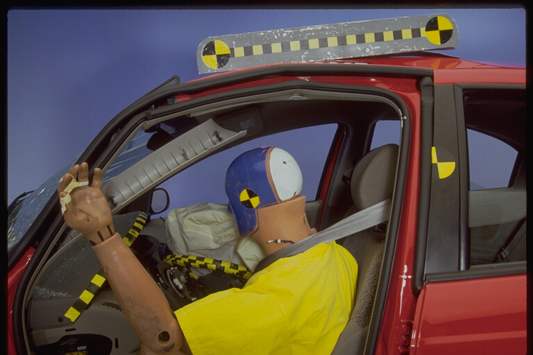 2000 DODGE NEON crash image 23