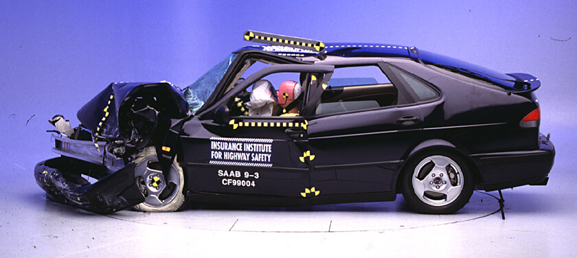 1999 SAAB 9-3 crash-test photo