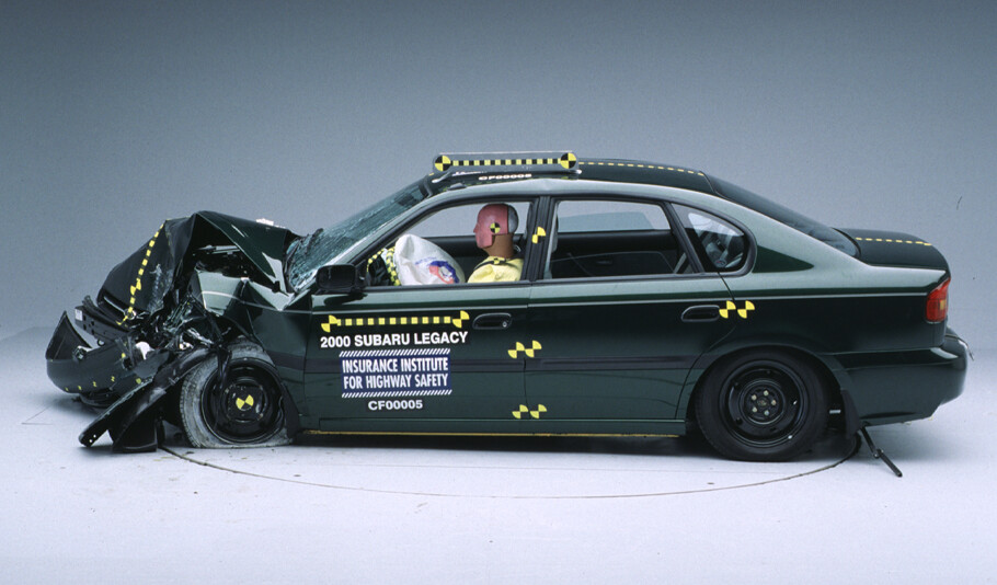 2000 SUBARU LEGACY crash-test photo