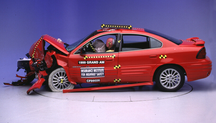 1999 PONTIAC GRAND AM crash-test photo