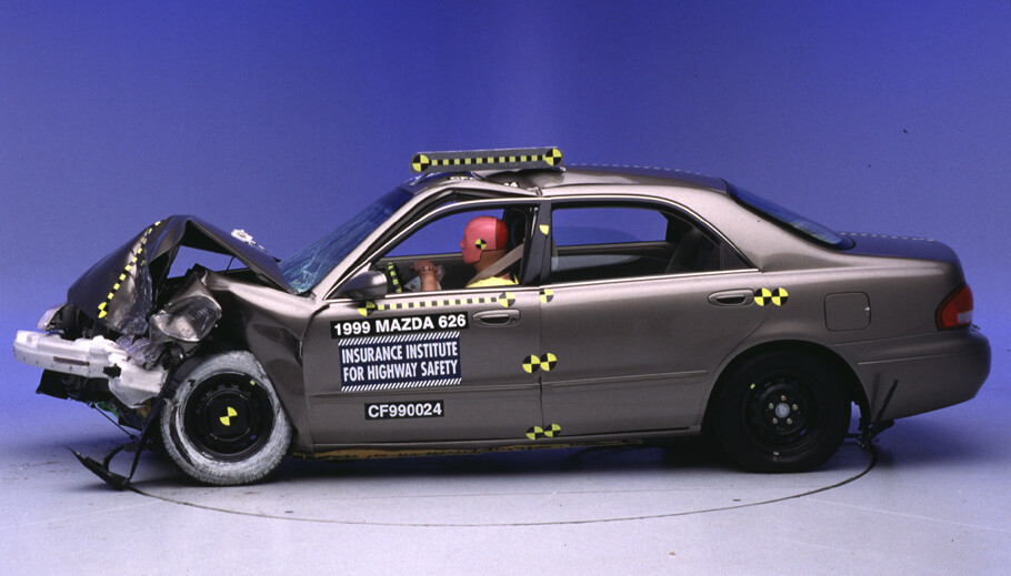 1999 MAZDA 626 crash-test photo