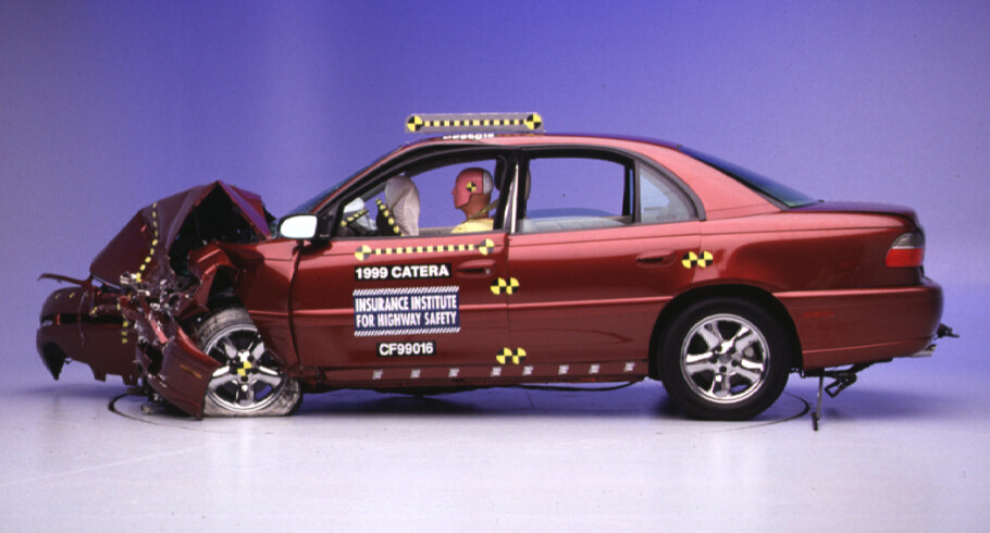 1999 CADILLAC CATERA crash-test photo