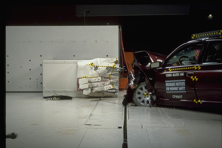 1999 AUDI A6 crash image 12