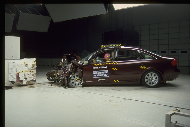 1999 AUDI A6 crash image 13