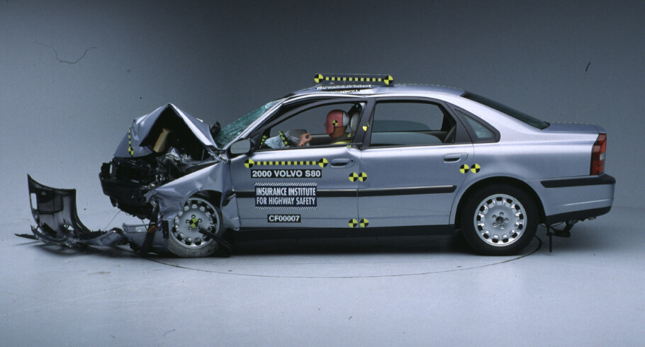 2000 VOLVO S80 crash-test photo