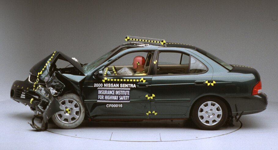 2000 NISSAN SENTRA crash-test photo