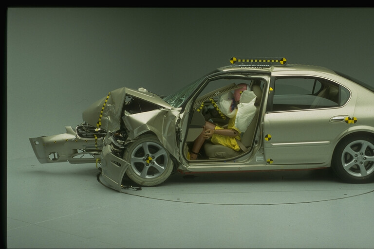 2000 NISSAN MAXIMA crash image 20