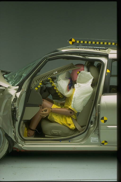 2000 NISSAN MAXIMA crash image 21