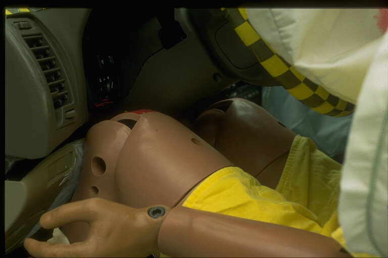 2000 NISSAN MAXIMA crash image 24
