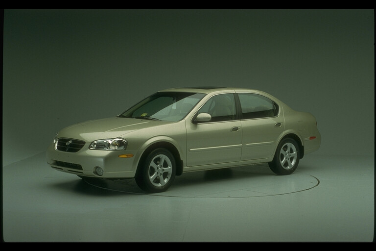 2000 NISSAN MAXIMA crash image 9