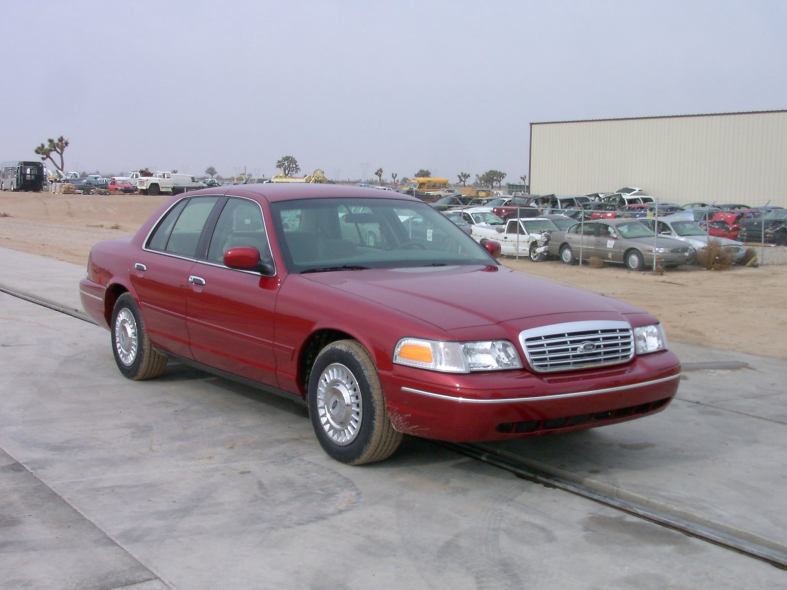 2001 FORD CROWN VICTORIA crash image