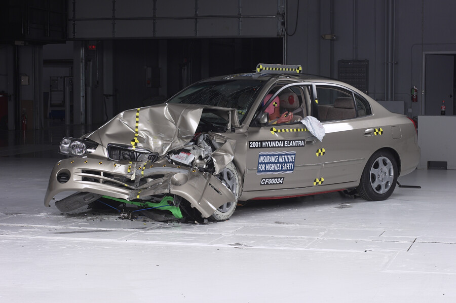 2001 HYUNDAI ELANTRA crash image 14