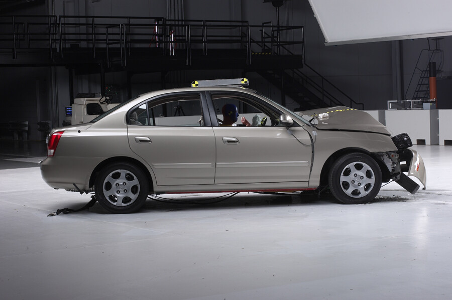 2001 HYUNDAI ELANTRA crash image 15