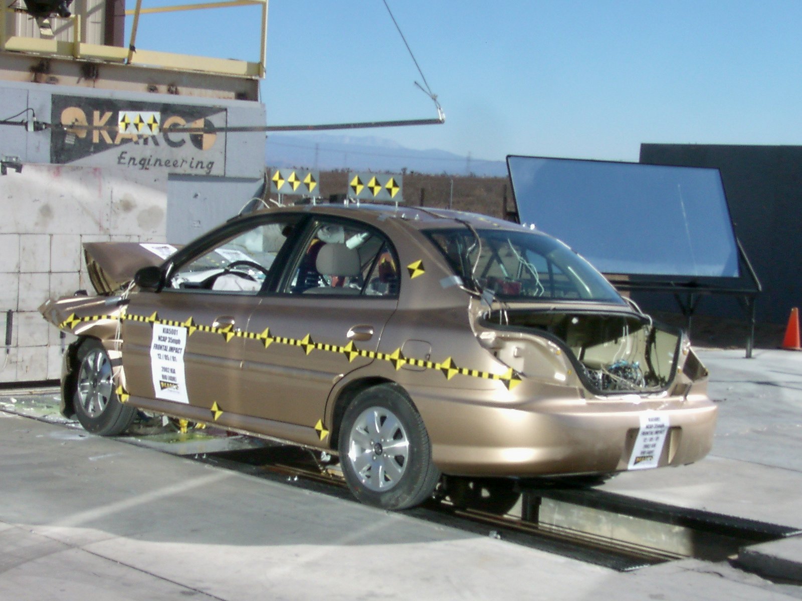 2002 KIA RIO crash image 14