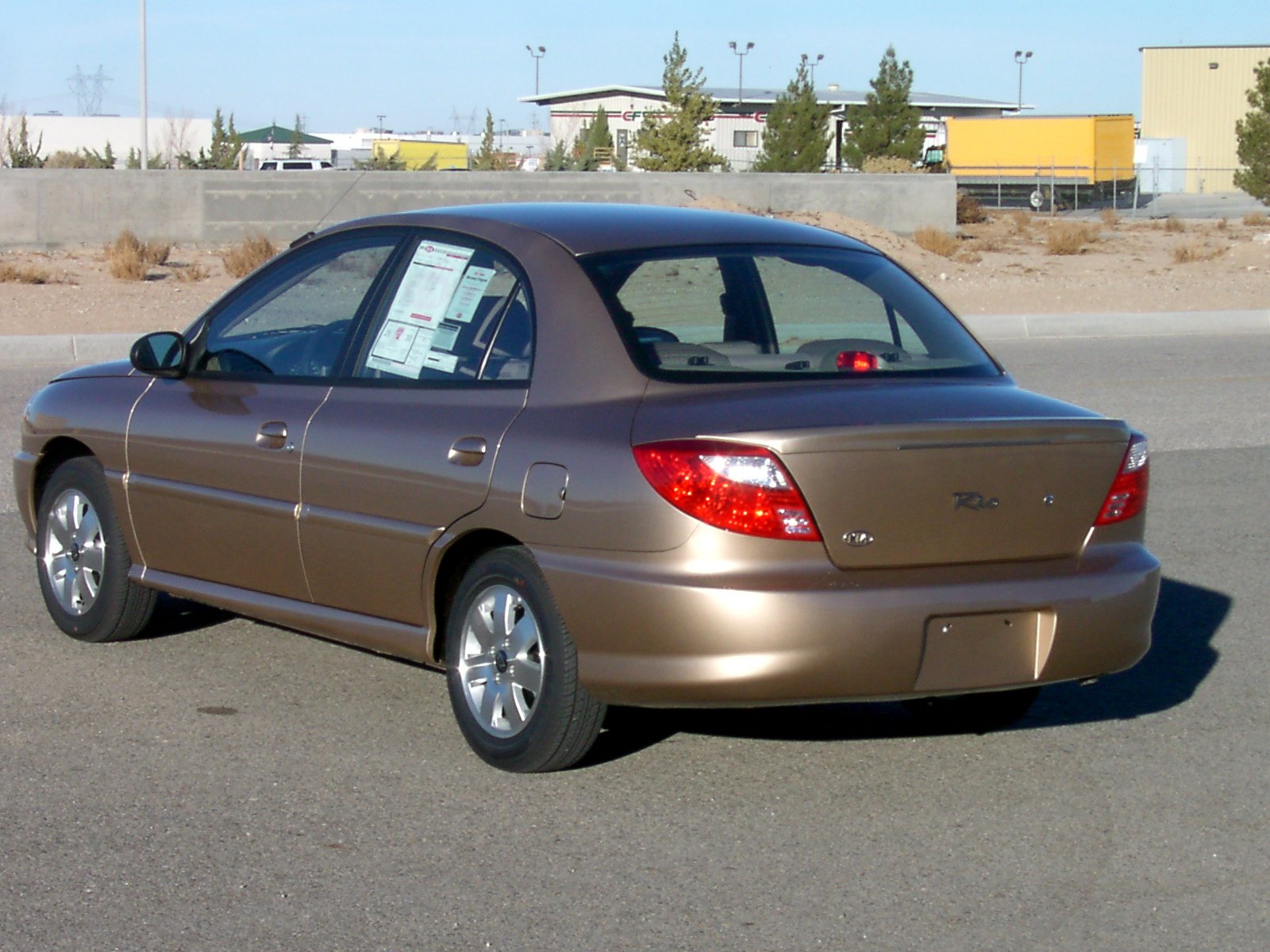 2002 KIA RIO crash image 2