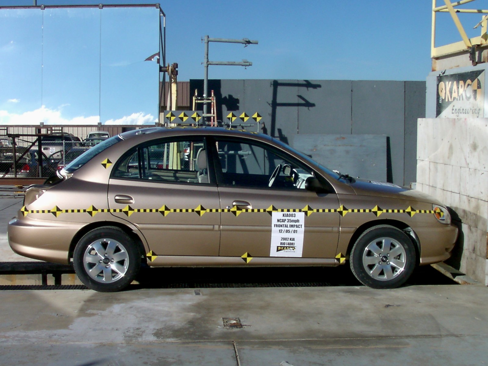 2002 KIA RIO crash image 9
