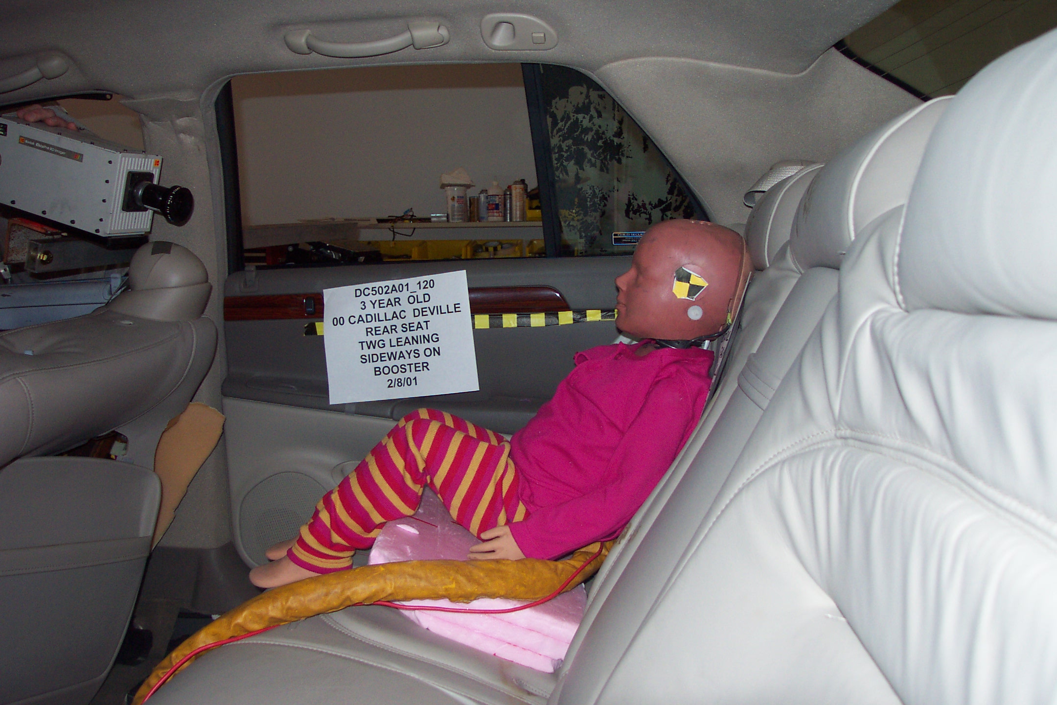 2000 CADILLAC DE VILLE crash image 3