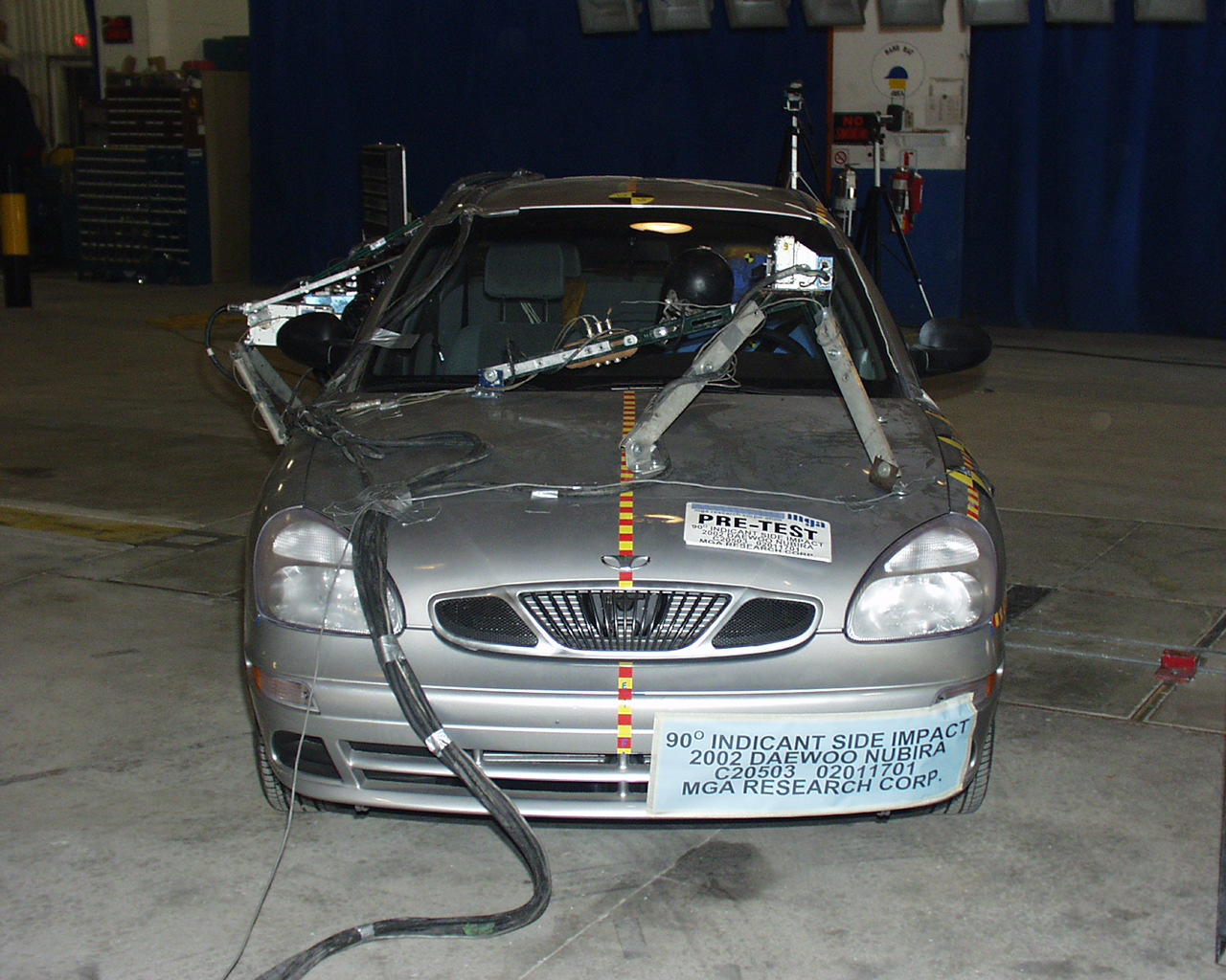 2002 DAEWOO NUBIRA crash image