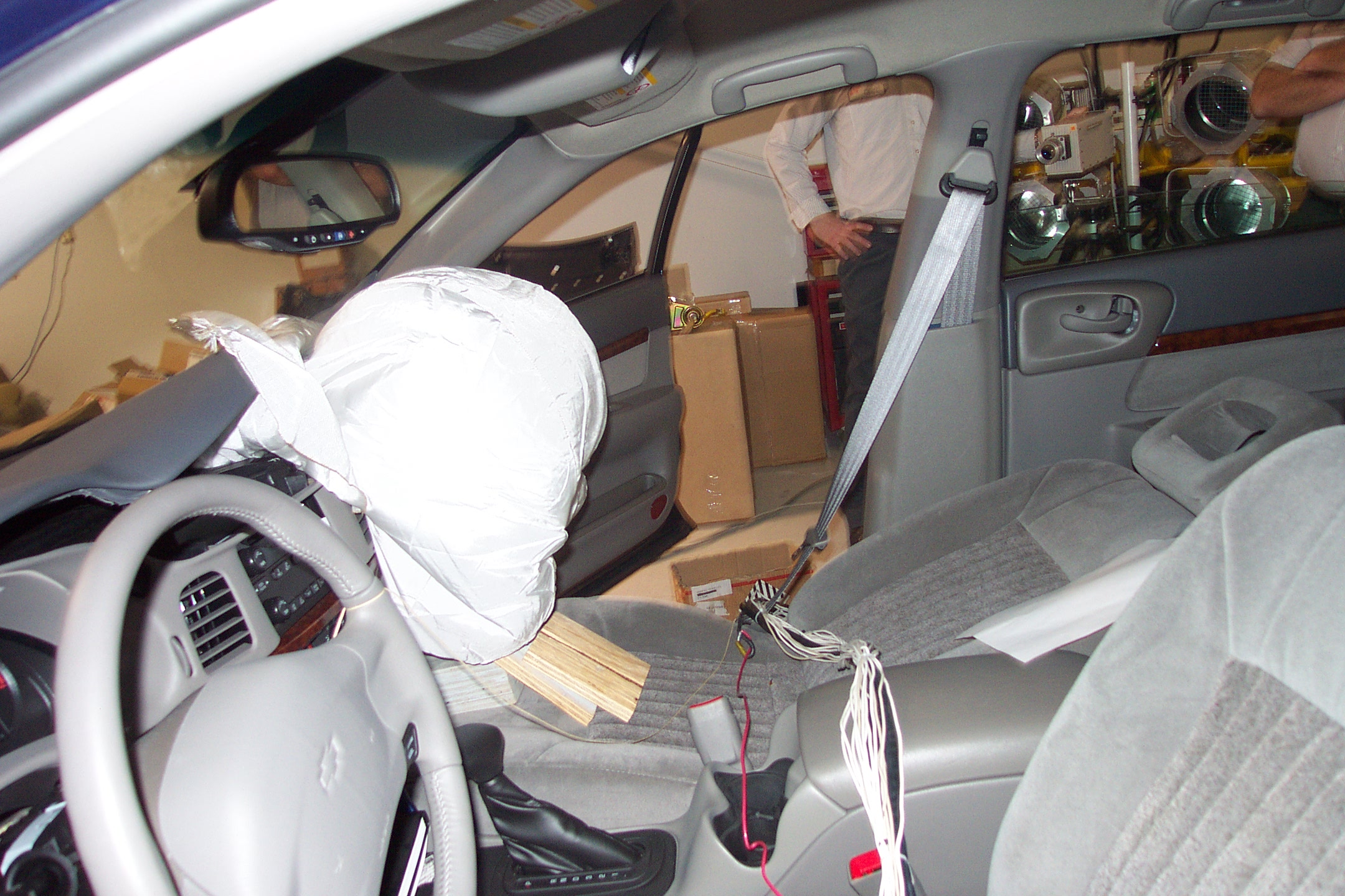 2001 CHEVROLET IMPALA crash image 7