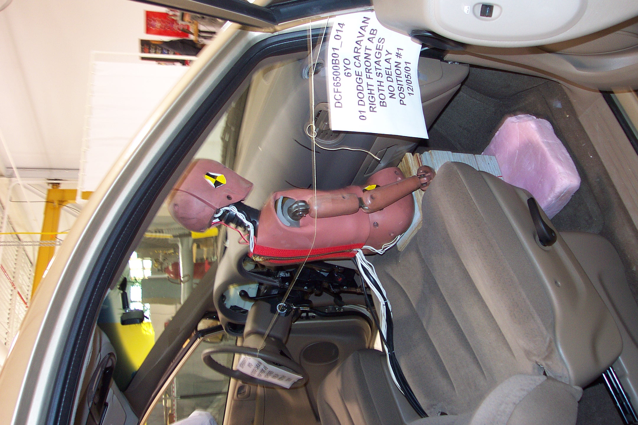 2001 DODGE GRAND CARAVAN crash image