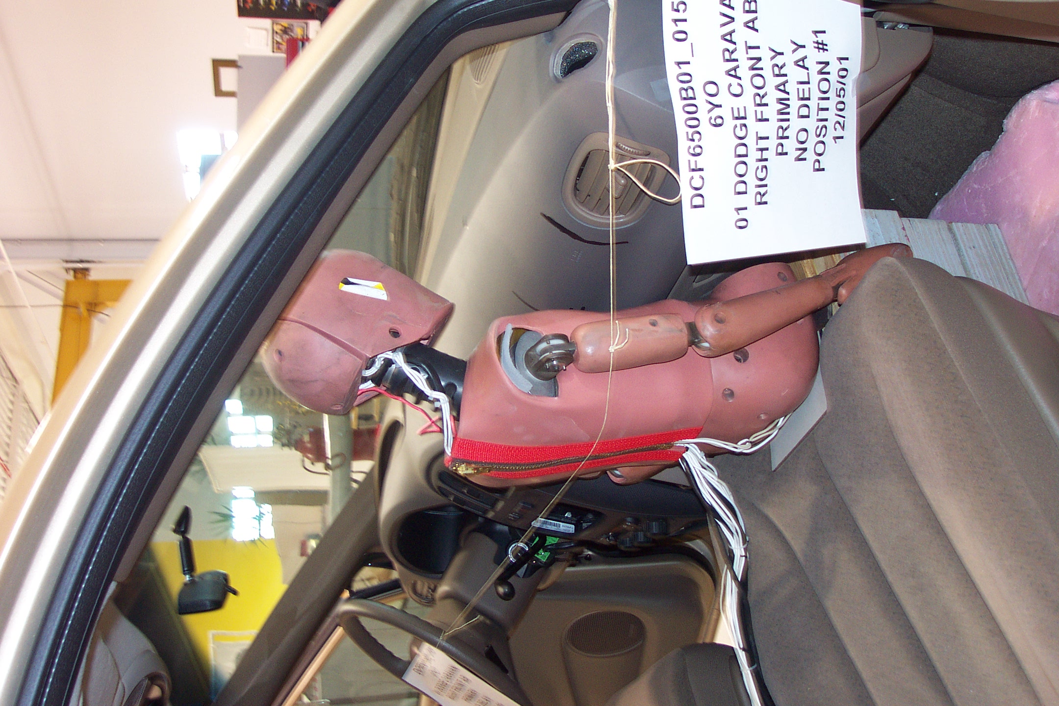 2001 DODGE GRAND CARAVAN crash image