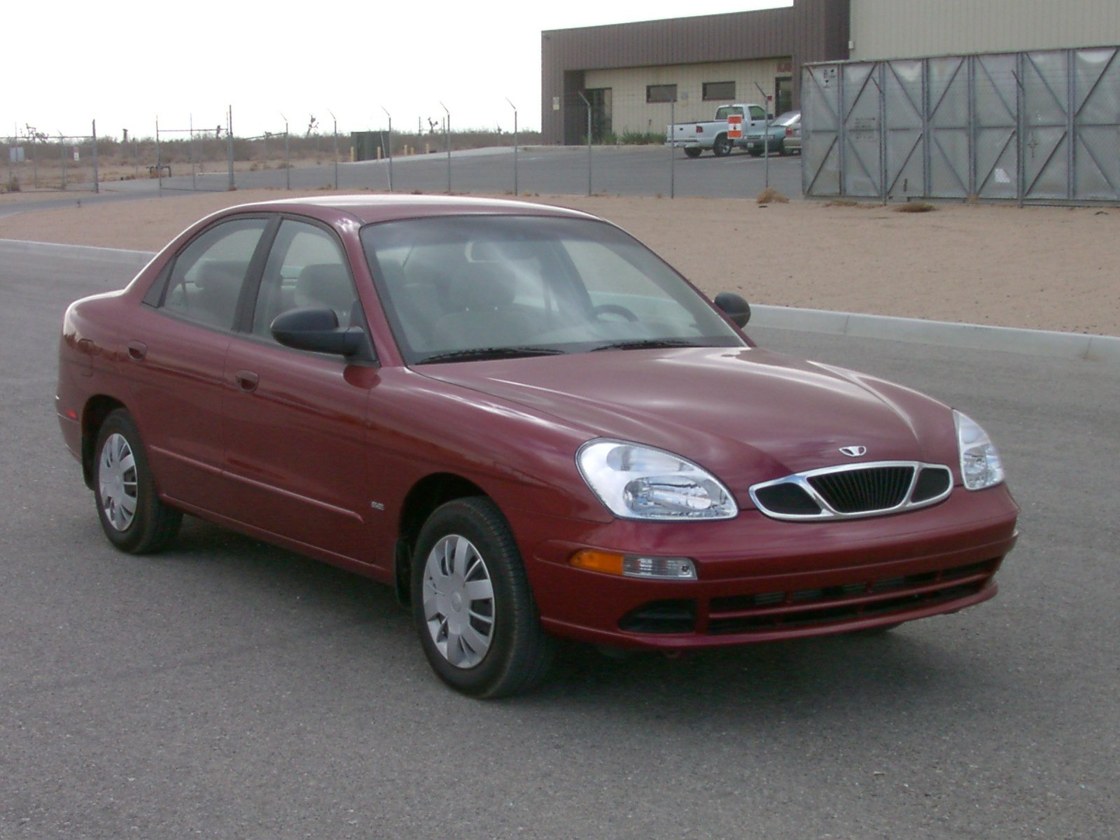 2002 DAEWOO NUBIRA crash image