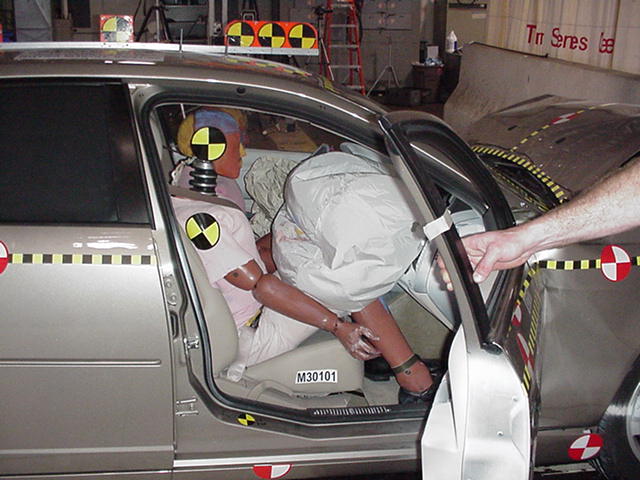 2003 CADILLAC CTS crash image 21