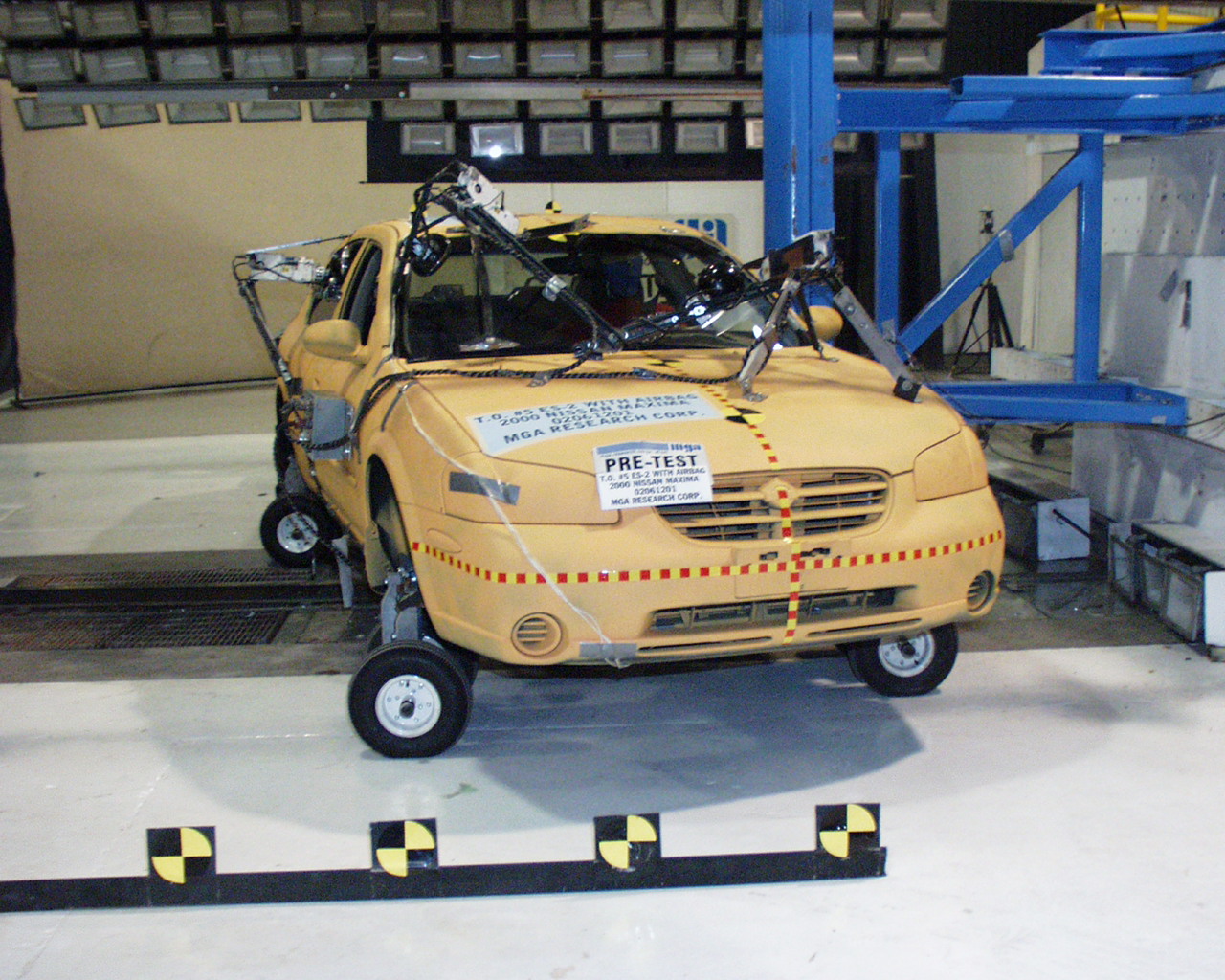 2000 NISSAN MAXIMA crash image