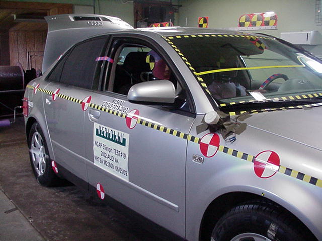 2002 AUDI A4 crash image 15
