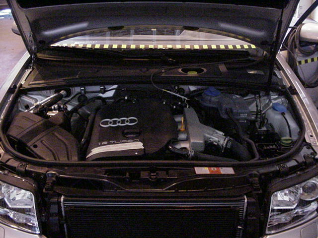 2002 AUDI A4 crash image 2