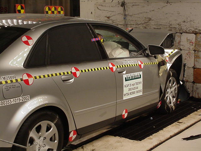 2002 AUDI A4 crash image 24
