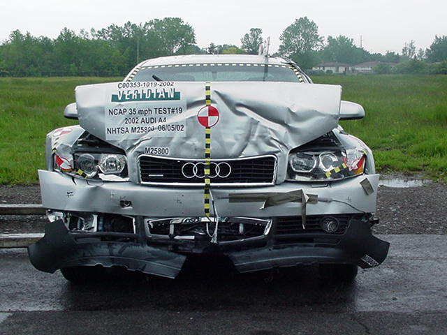 2002 AUDI A4 crash image 3