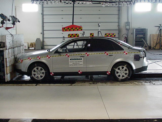 2002 AUDI A4 crash image 7