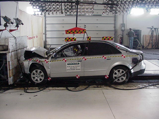 2002 AUDI A4 crash image 8