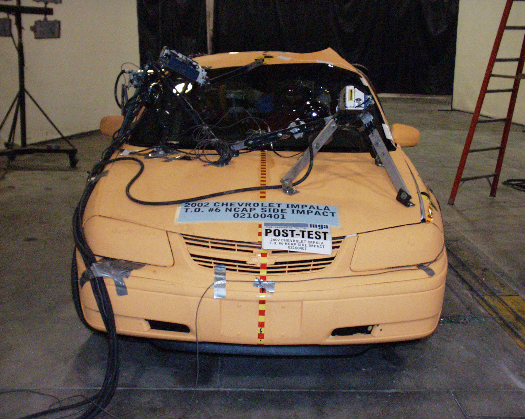 2002 CHEVROLET IMPALA crash image 2