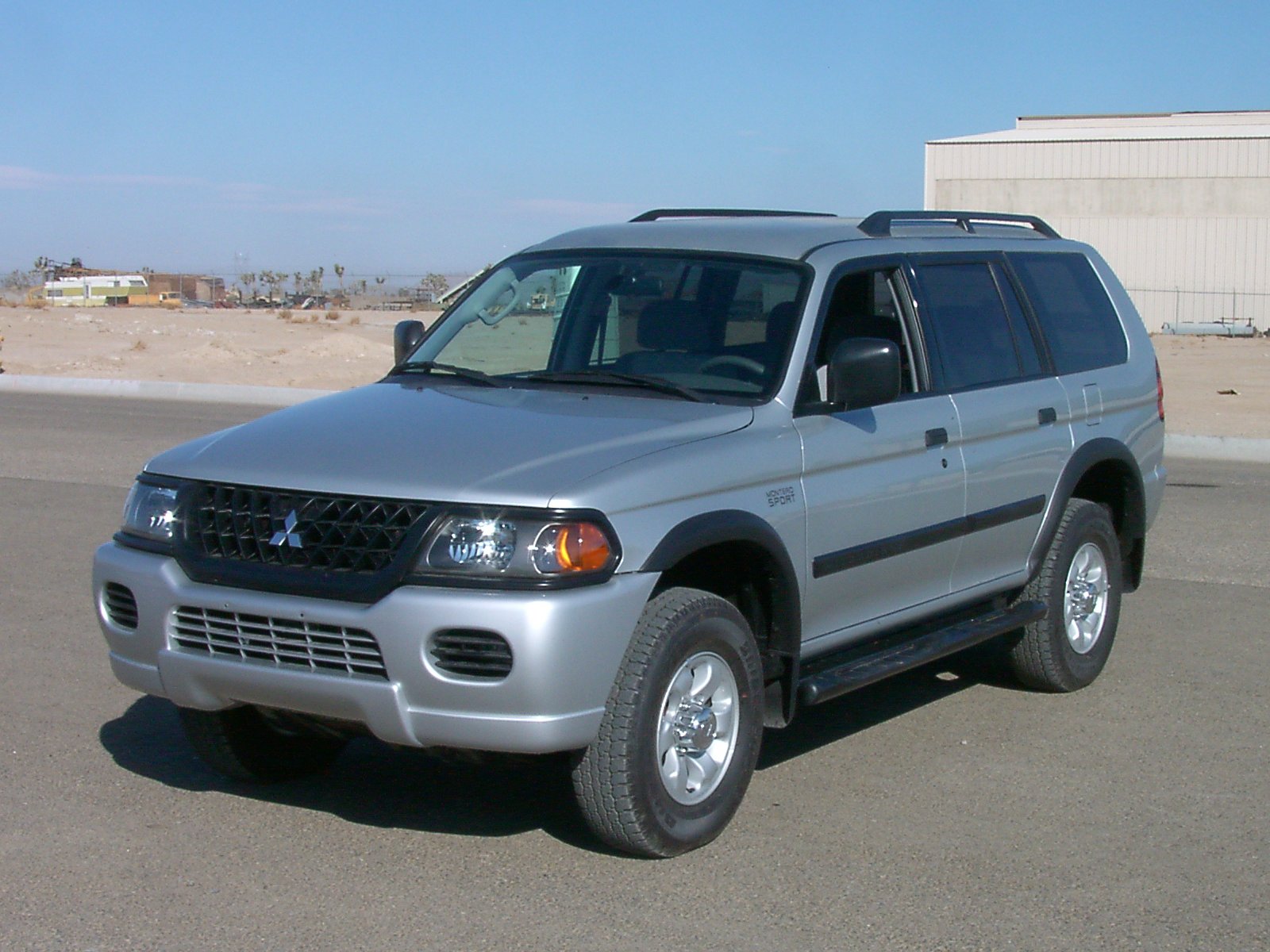 2003 MITSUBISHI MONTERO SPORT crash image