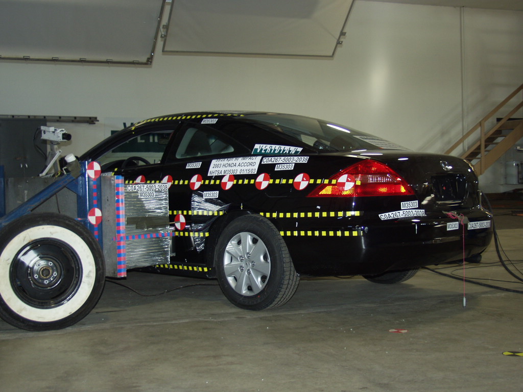 2003 HONDA ACCORD crash image 16