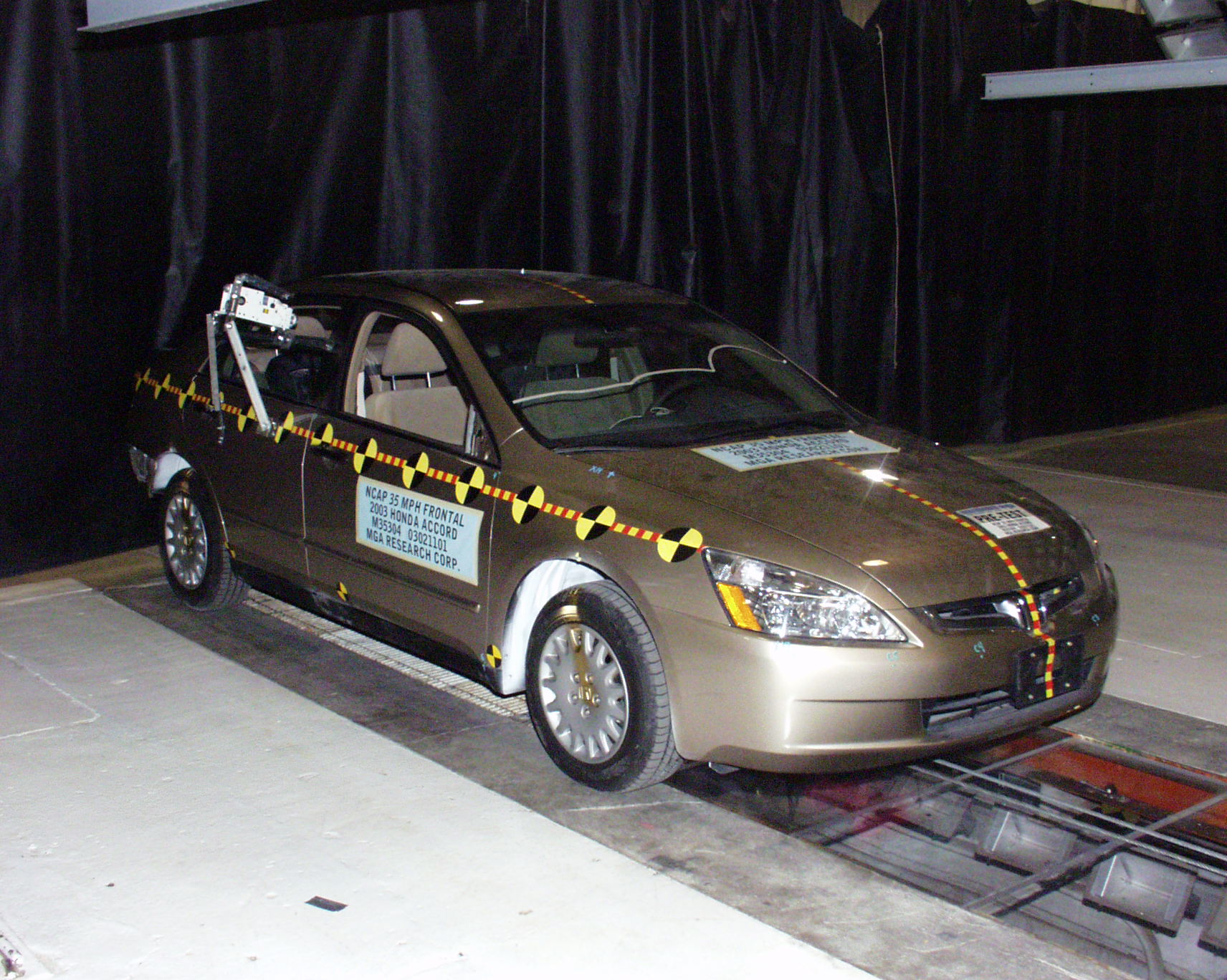 2003 HONDA ACCORD crash image 12
