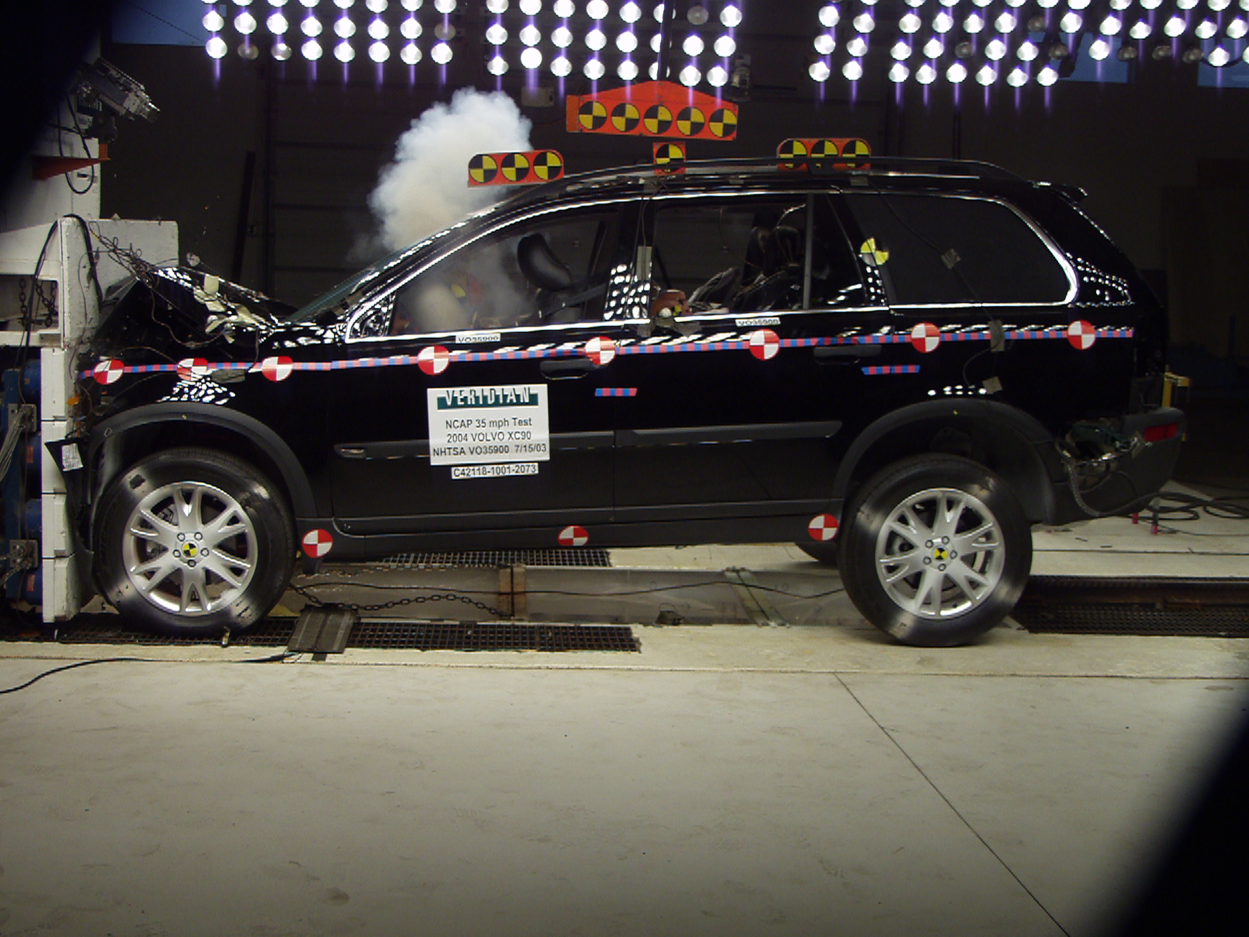 2004 VOLVO XC90 crash image