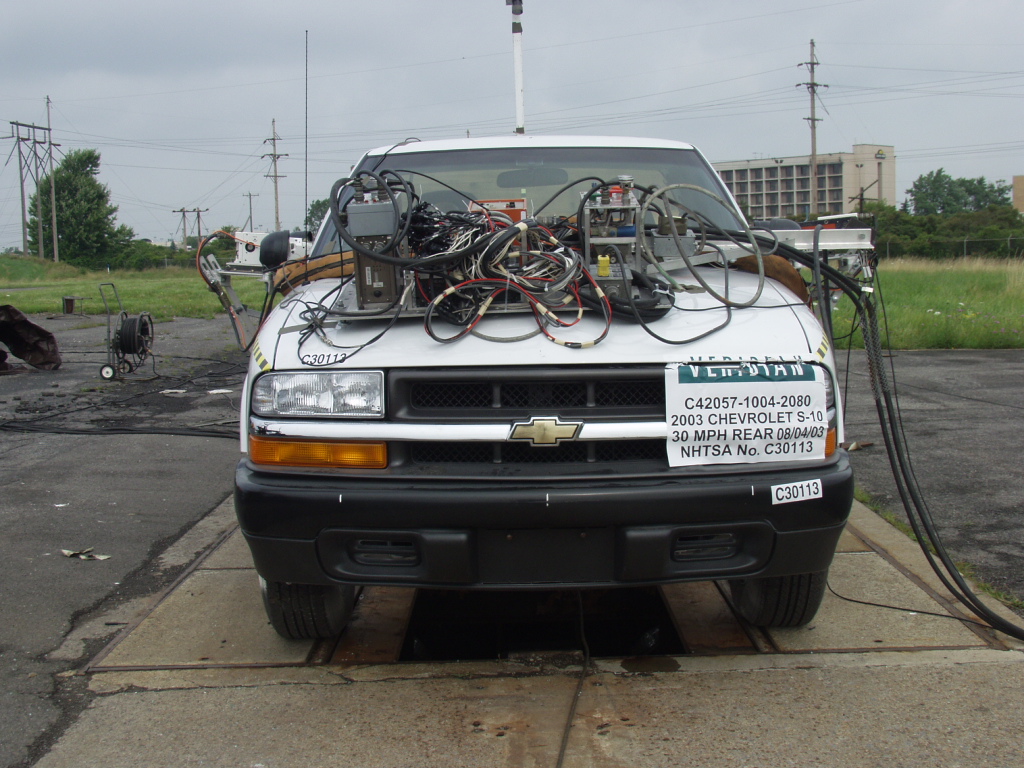 2003 CHEVROLET S-10 crash image