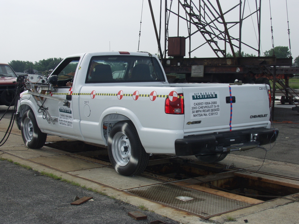 2003 CHEVROLET S-10 crash image 14
