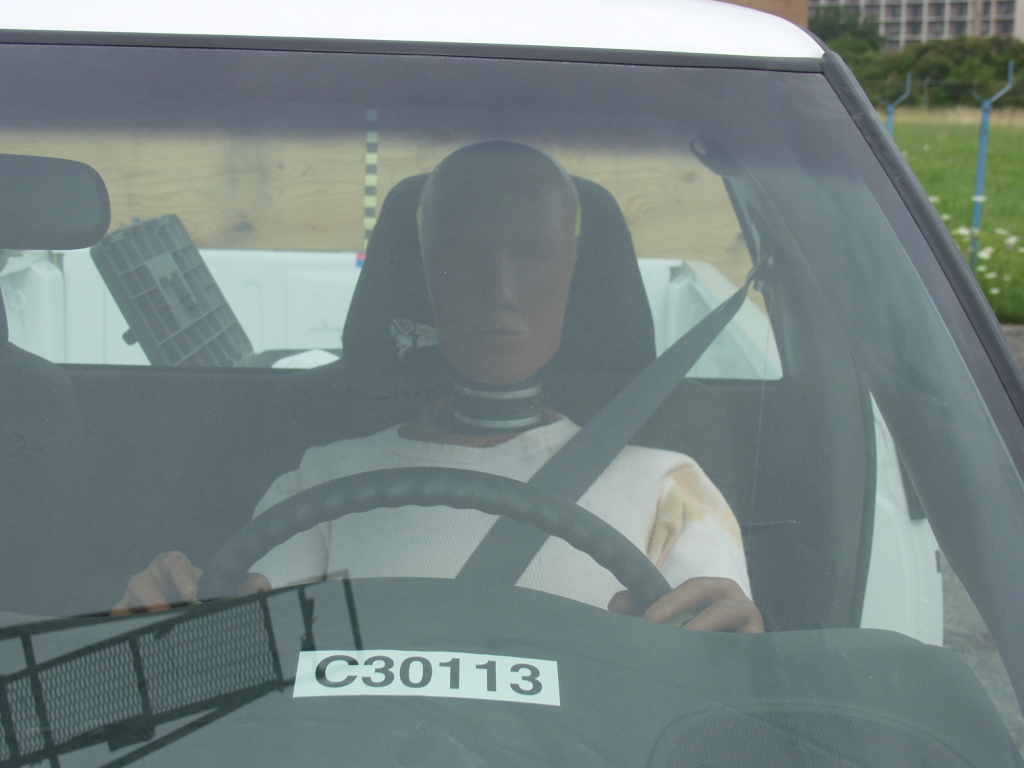 2003 CHEVROLET S-10 crash image 18